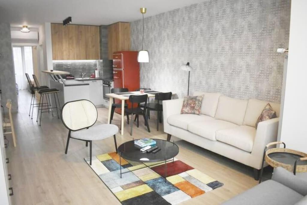 Tokiyo: A Lovely City Center 2 Bedrooms Apartment With Private Parking Sofia Eksteriør bilde